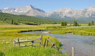 Resolving Water-Use Conflicts: Insights from the Prairie Experience for the Mackenzie River Basin
